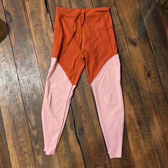 Offline aerie leggings size L - Picture 2 of 2